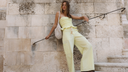Cómo armar looks frescos y arreglados con pocas prendas clave